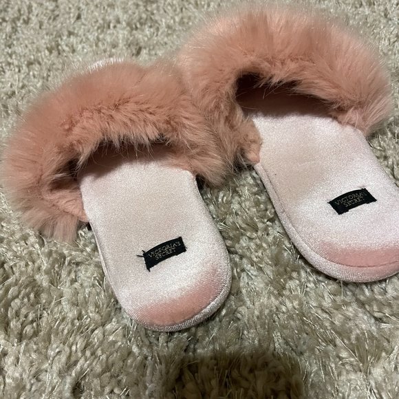 Vicotria Secret Slippers - Picture 3 of 4